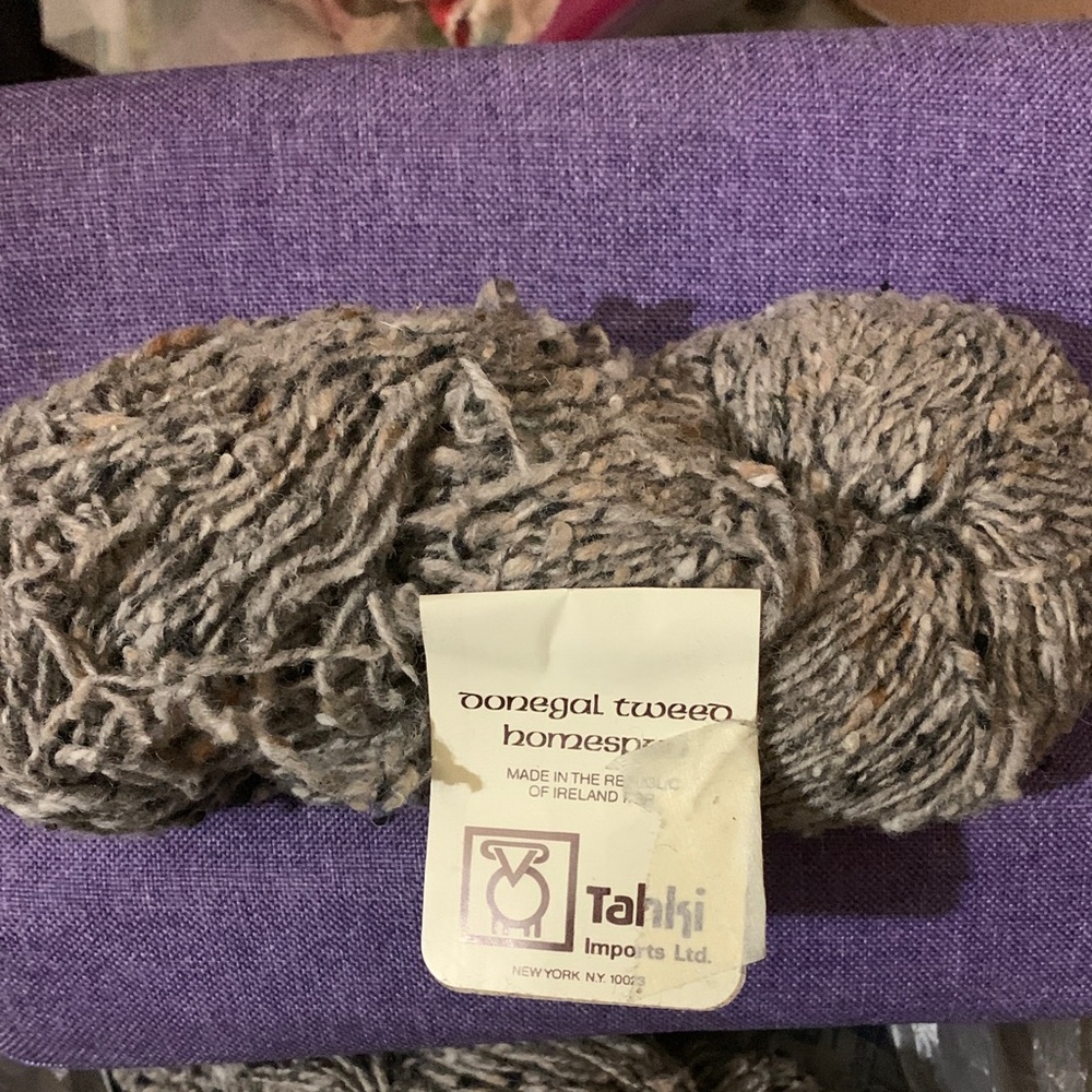 Donegal Tweed Yarn - Elegant Gray